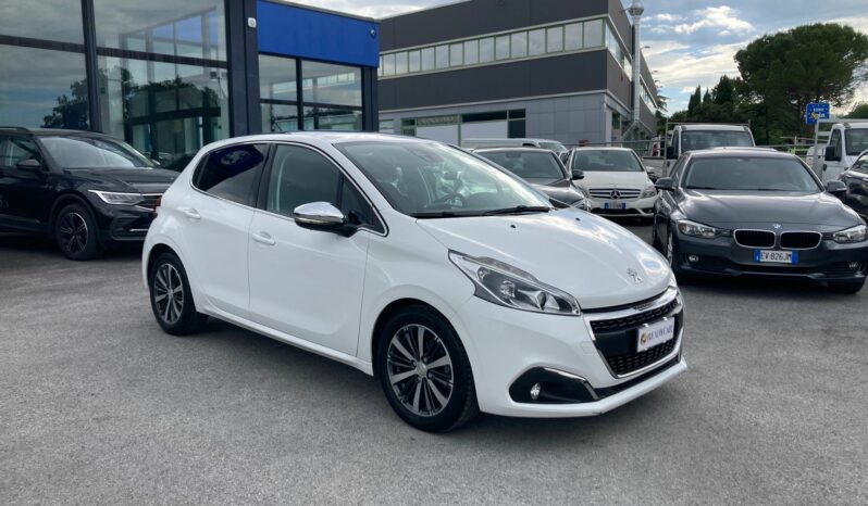 
 Peugeot 208 5p 1.6 bluehdi Allure 75cv full									