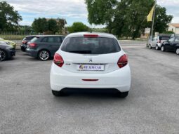 
 Peugeot 208 5p 1.6 bluehdi Allure 75cv full									