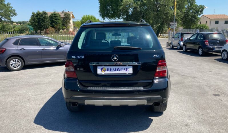 
 Mercedes-Benz ML 320 cdi Sport auto full									