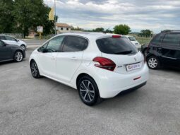 
 Peugeot 208 5p 1.6 bluehdi Allure 75cv full									