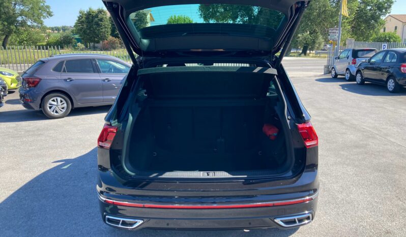 
 Volkswagen Tiguan 2.0 tdi R-Line 150cv dsg full									