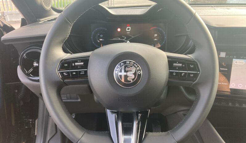 
 Alfa Romeo Junior 1.2 ibrida Ti 145cv edct6 full									