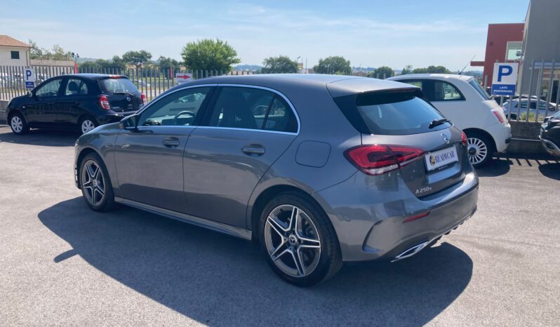 
 Mercedes-Benz A 250 e phev (eq-power) Premium auto full									
