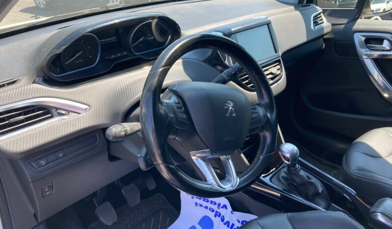 
 Peugeot 2008 1.6 bluehdi Allure s&s full									