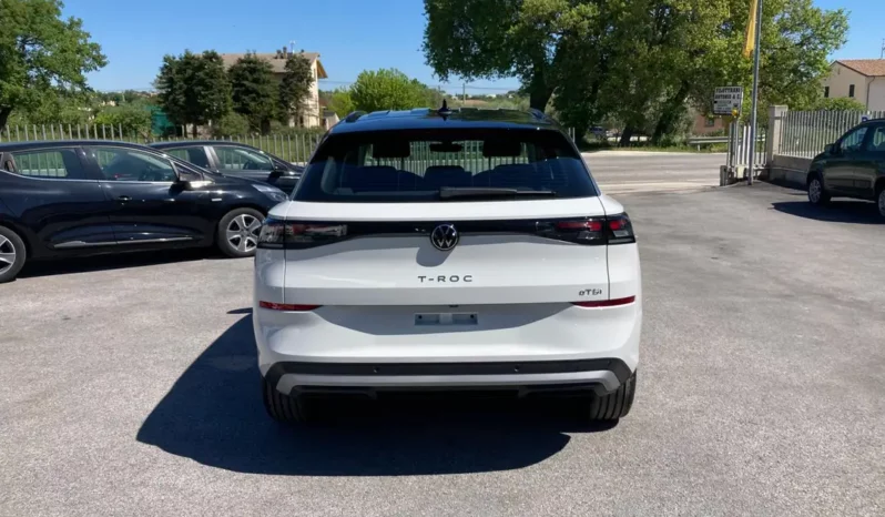 
 Volkswagen T-Roc 1.5 etsi Life 115cv dsg full									