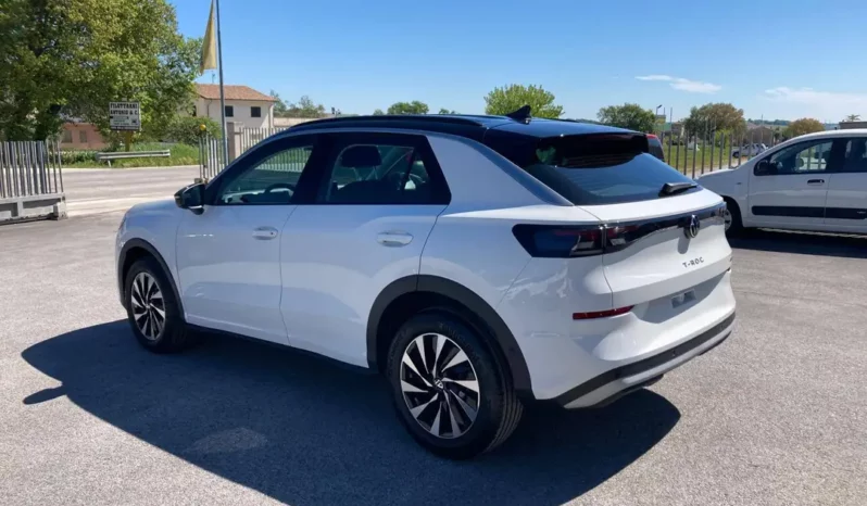 
 Volkswagen T-Roc 1.5 etsi Life 115cv dsg full									