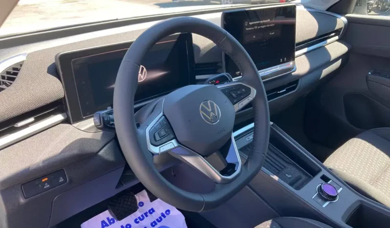 
 Volkswagen T-Roc 1.5 etsi Life 115cv dsg full									