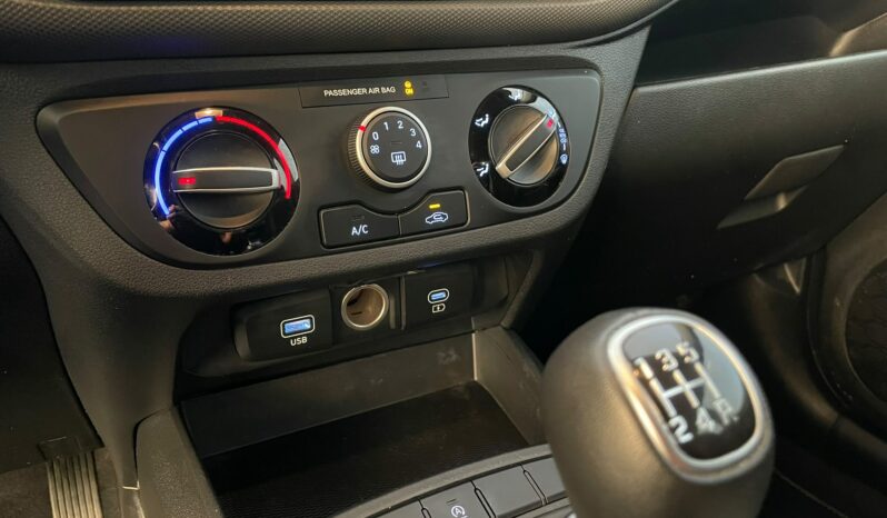 
 Hyundai i10 1.0 mpi Connectline 63cv full									