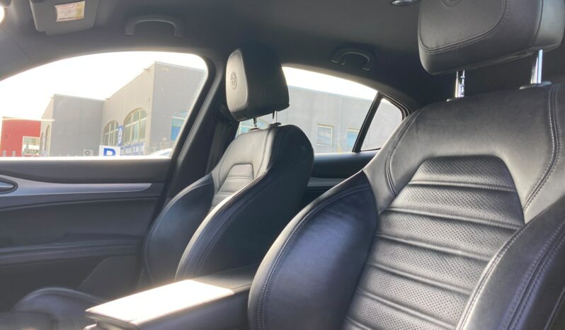
 Alfa Romeo Stelvio Stelvio 2.2 t Executive Q4 210cv auto full									