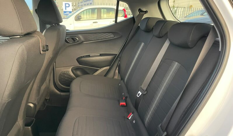 
 Hyundai i10 1.0 mpi Connectline 63cv full									