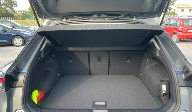 
 Volkswagen T-Roc 1.5 etsi Life 115cv dsg full									