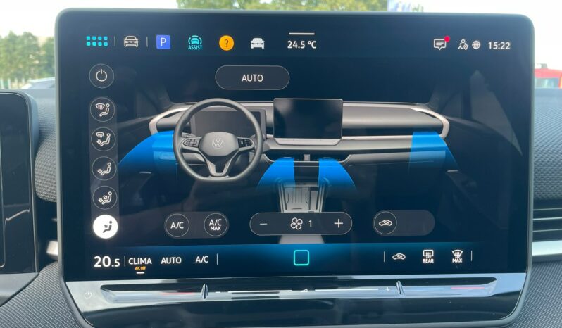
 Volkswagen T-Roc 1.5 etsi Life 115cv dsg full									
