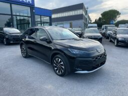 
 Volkswagen T-Roc 1.5 etsi Life 115cv dsg full									