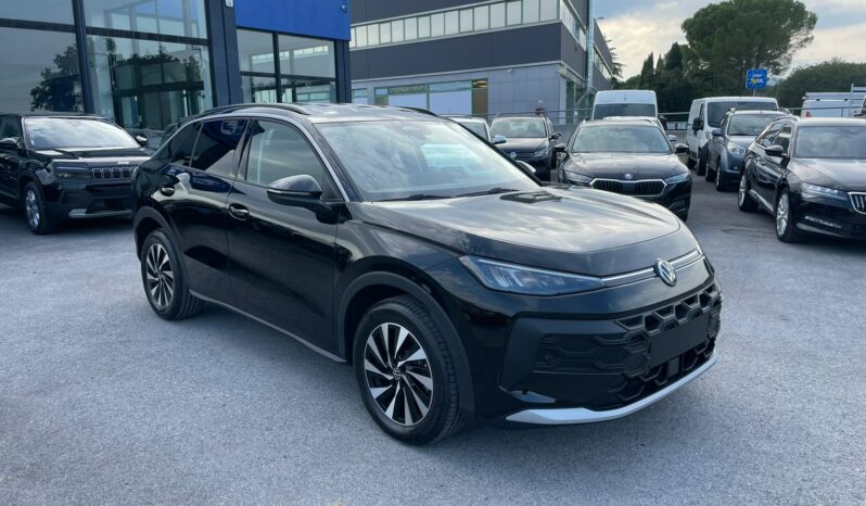 
 Volkswagen T-Roc 1.5 etsi Life 115cv dsg full									