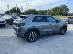 
 Volkswagen T-Roc 1.5 etsi Life 115cv dsg full									