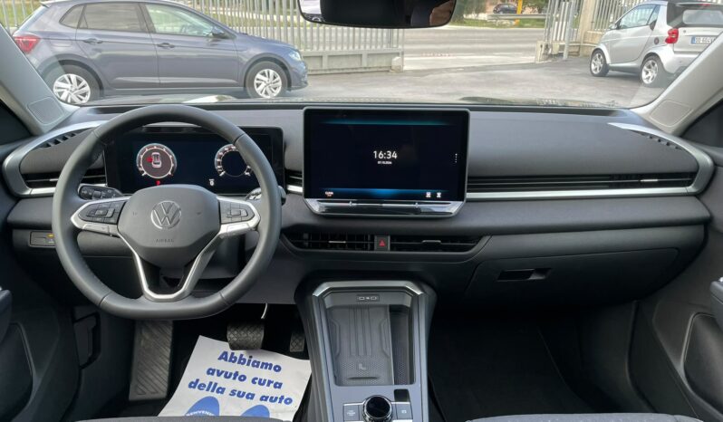 
 Volkswagen T-Roc 1.5 etsi Life 115cv dsg full									